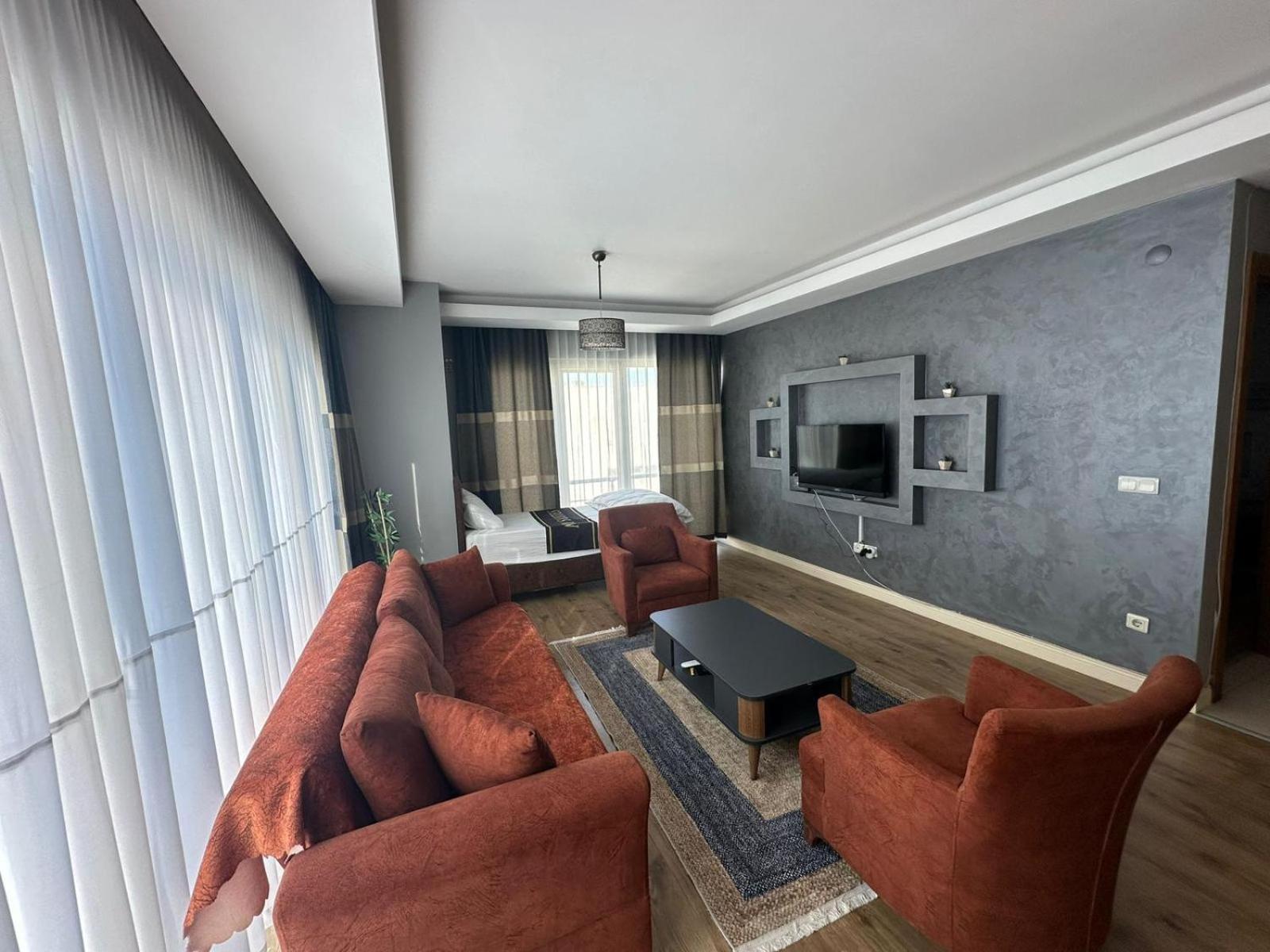 Myy Aparthotel *